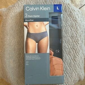 WOMENS CALVIN KLEIN UNDERWEAR HIPSTERS SIZE LARGE